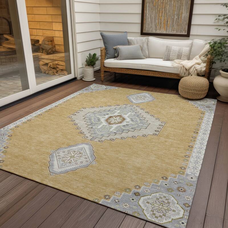 Machine Washable Indoor/ Outdoor Boho Traditional Chantille Rug - Gold - 2'6" x 3'10"