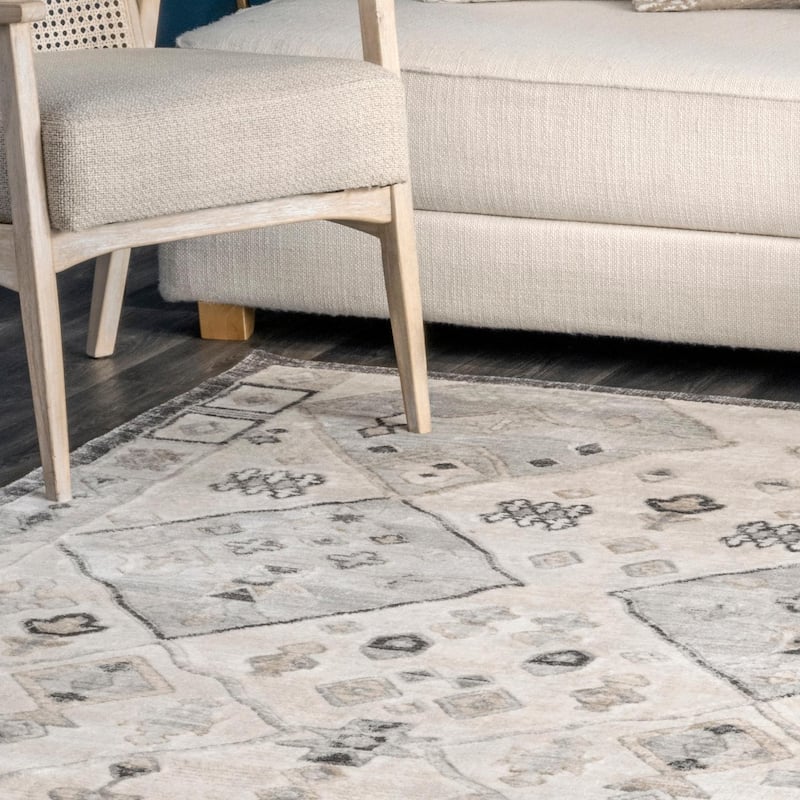 Nuloom Hunter Tribal Area Rug