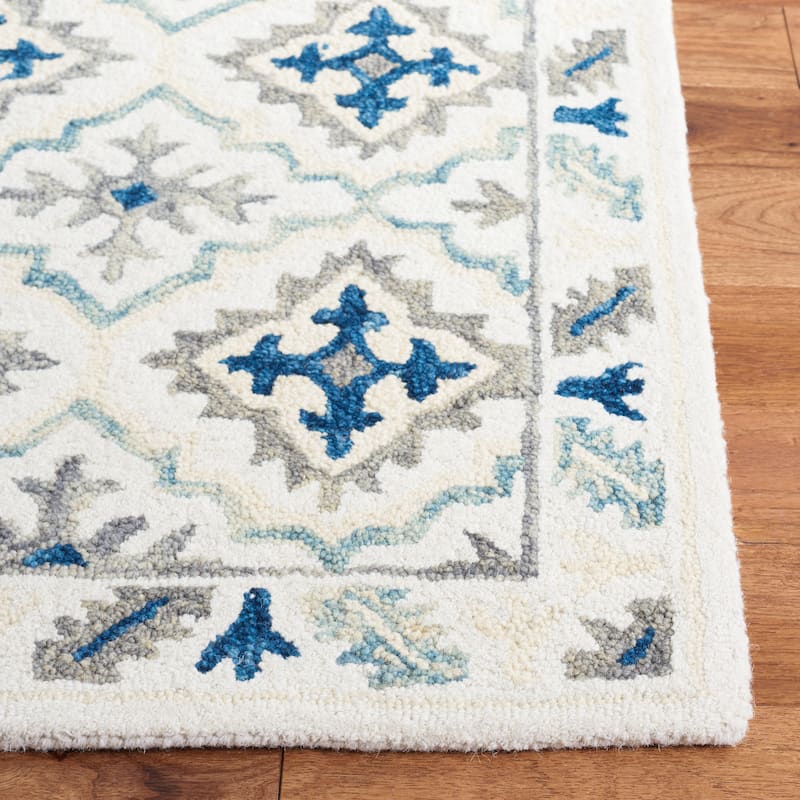 SAFAVIEH Handmade Aspen Nabiha Boho Wool Rug