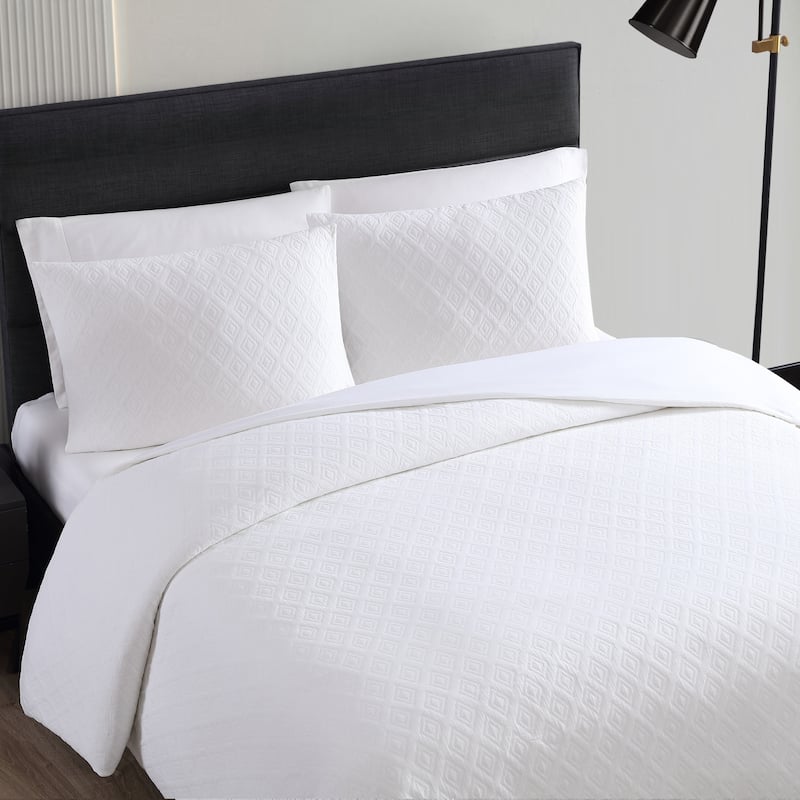 Vera Wang Double Diamond Matelasse White Duvet Cover Set