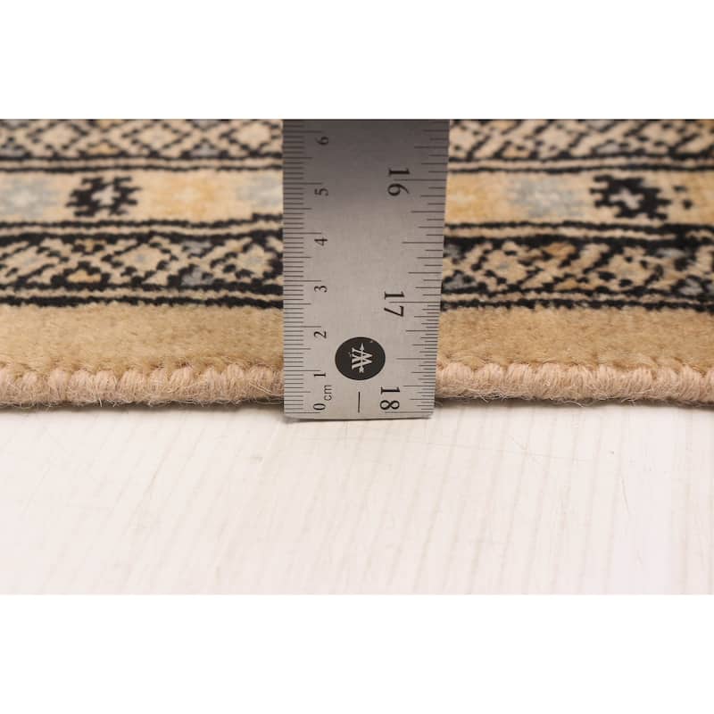 ECARPETGALLERY Hand-knotted Peshawar Bokhara Ivory Wool Rug - 5'9 x 8'0