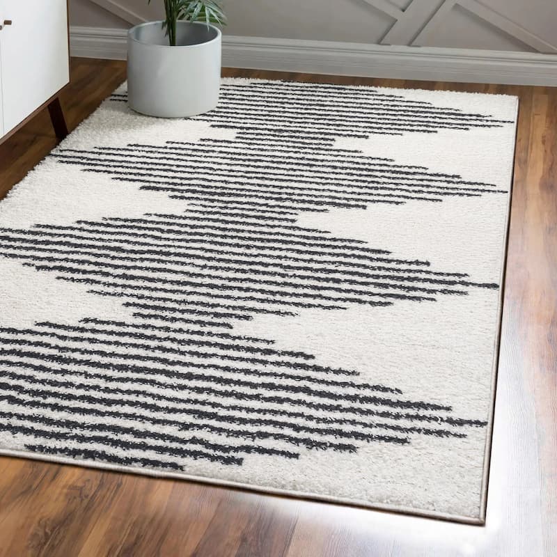 JONATHAN Y Arenal Diamond Stripe Geometric Shag Area Rug