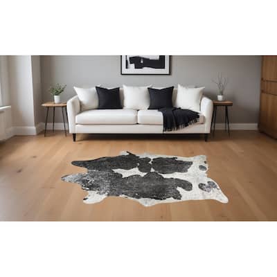 Miki Modern Stain Resistant Area Rug By HomeRoots - 84' X '60' X '0.1