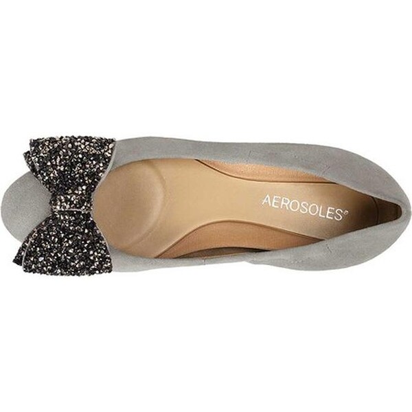 aerosoles hang out