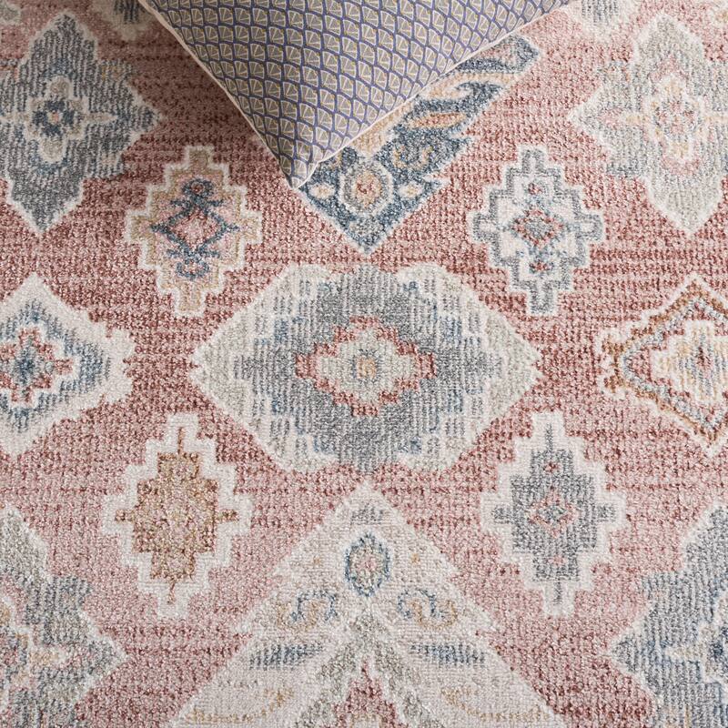 SAFAVIEH Blair Machine Washable Kanae Slip Resistant Boho Rug