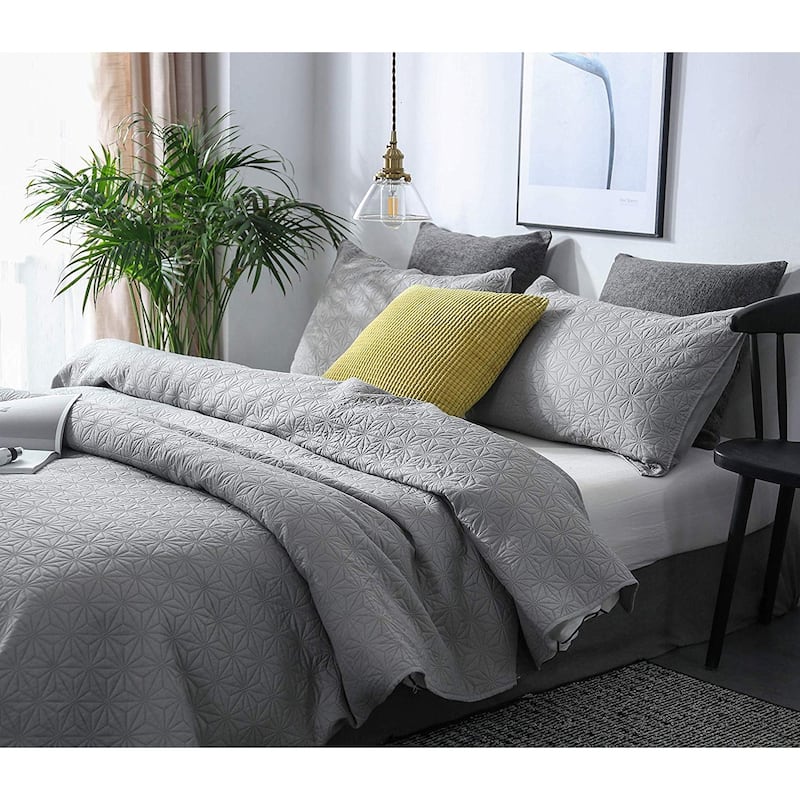 KASENTEX Quilted Coverlet Set Pre-Washed Microfiber Soft Warm Bedspread, Contemporary Star Design