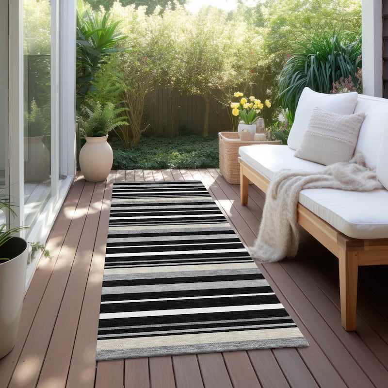 Machine Washable Indoor/ Outdoor Chantille Contemporary Stripes Rug - Black - 2'3" x 7'6"