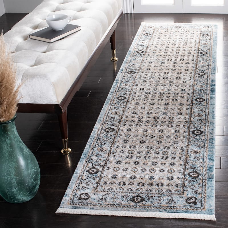 SAFAVIEH Shivan Tamuita Oriental Rug