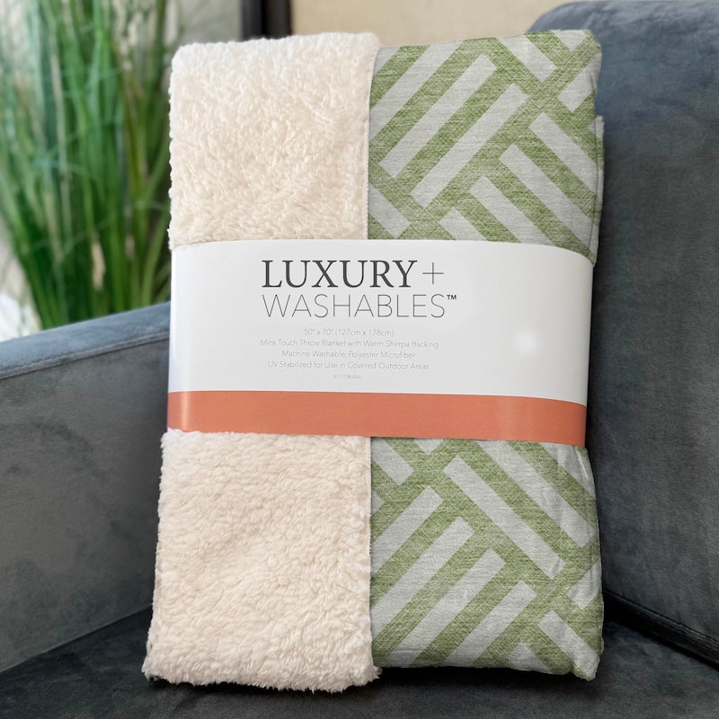 Premium Machine Washable Contemporary Geo Sherpa Throw Blanket