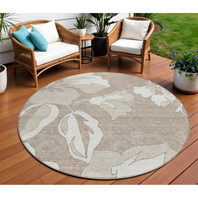 HomeRoots Floral Transitional Rectangle Outdoor Rug - 8' Round