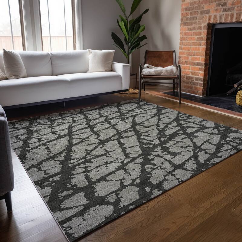 Machine Washable Indoor/ Outdoor Transitional Gray Crackle Chantille Rug