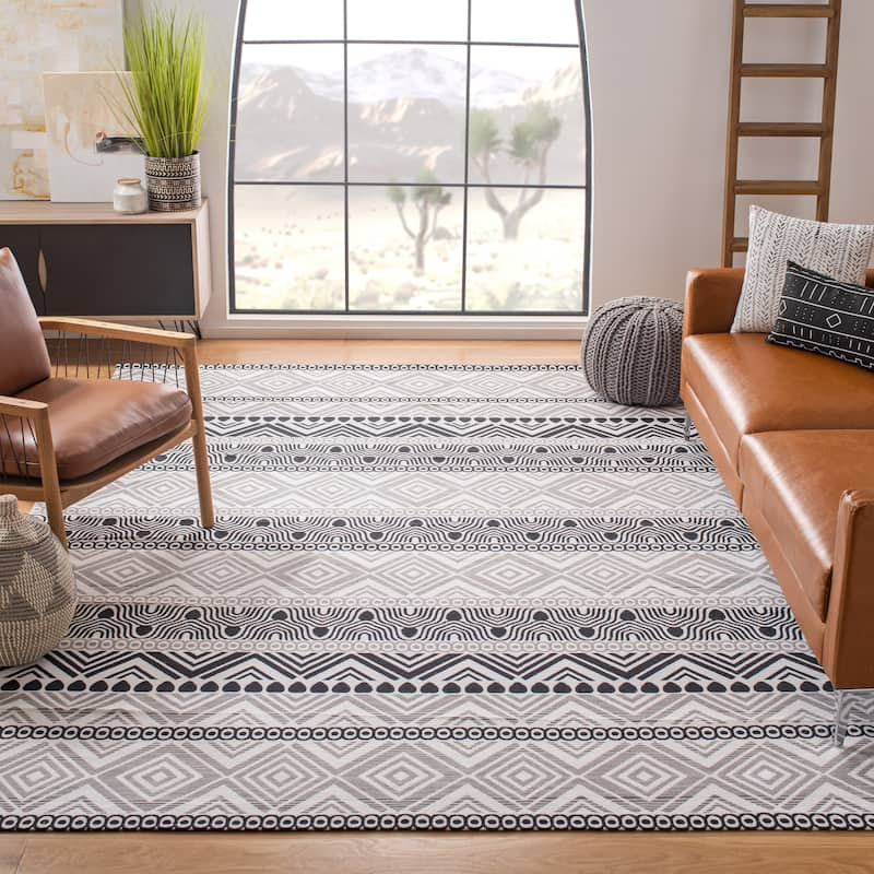 SAFAVIEH Handmade Marbella Noria Cotton Rug - 4' x 6' - Black