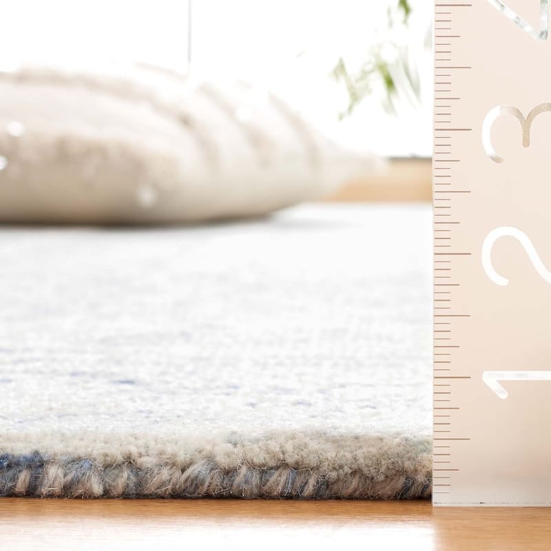 SAFAVIEH Handmade Abstract Damhnait Contemporary Wool Rug