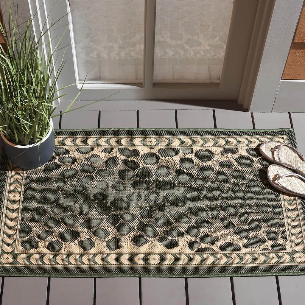 SAFAVIEH Courtyard Sanyi Indoor/ Outdoor Waterproof Patio Backyard Rug