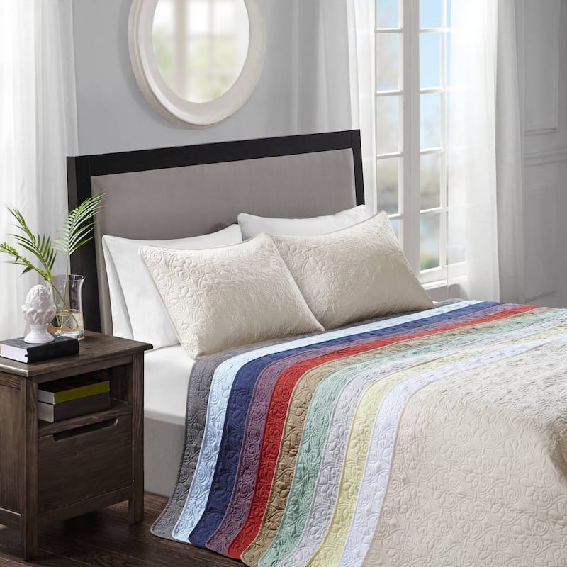 Madison Park Mansfield Reversible Oversized 3-piece Solid Texture Bedspread Quilt Set with Matching Shams