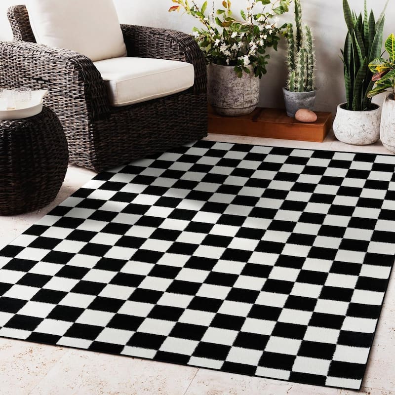 Luxe Weavers Checkered Geometric Area Rug - 5' x 7' - 5' x 7' - Black