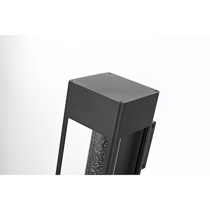 Julius LED Outdoor Wall sconce in Black