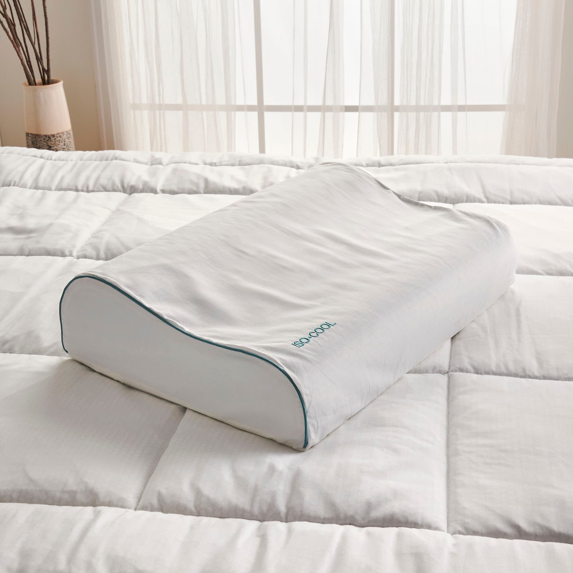 ISOCOOL Contour Pillow featuring Serene Foam