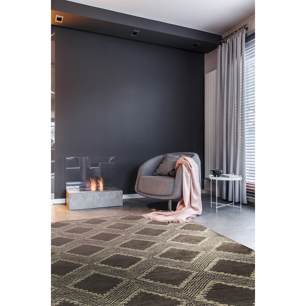 Charcoal Contemporary Transitional Spring Area Rug - Elegant and Timeless Design - 5' x 8'