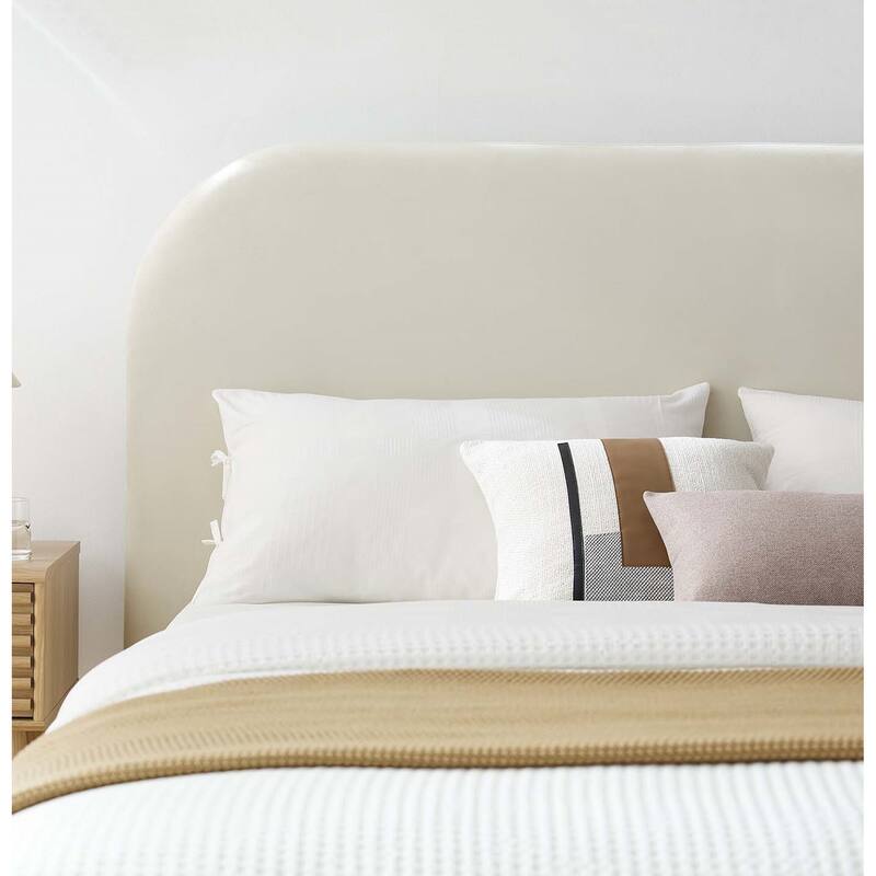 Hillsway Modern Curved Headboard Off-white Velvet Upholstered Full Size Platform Bed