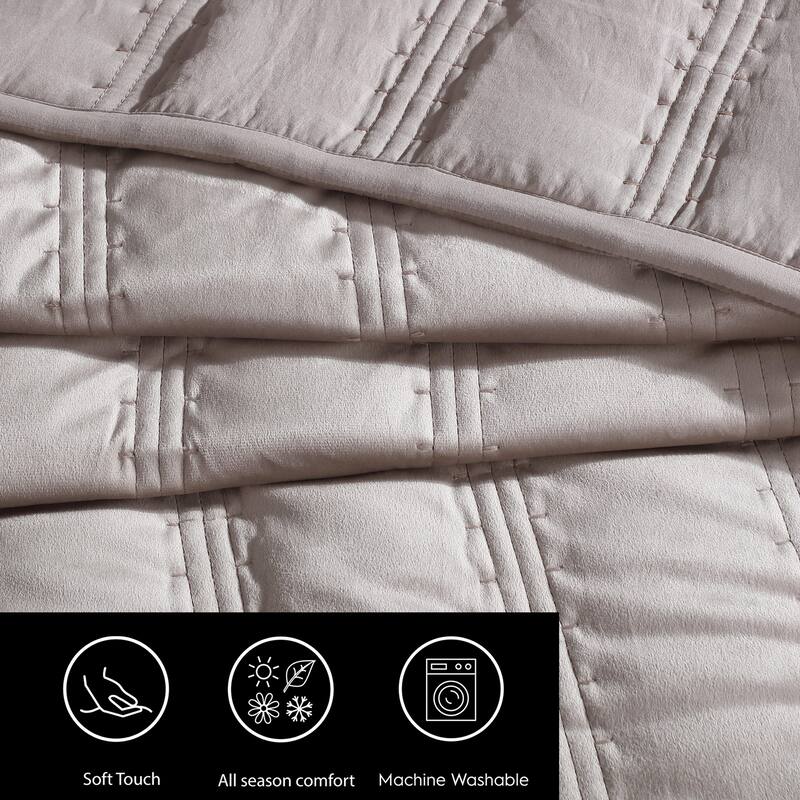 Vera Wang Velvet Linear Stitch Solid Quilt Set