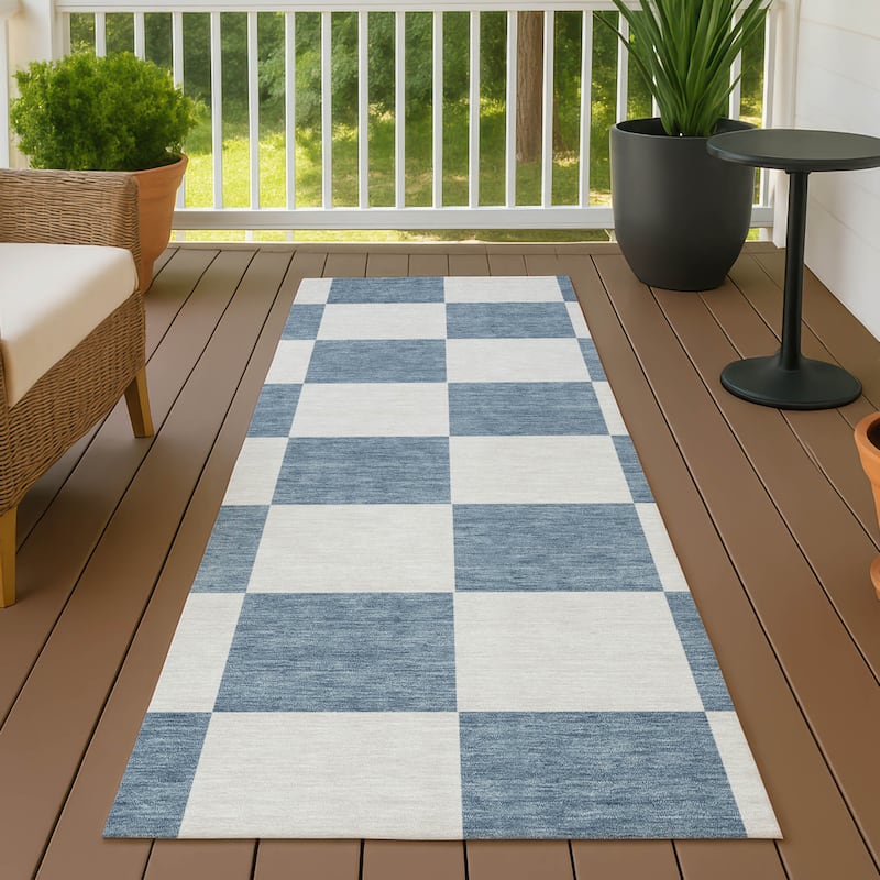 Machine Washable Indoor/ Outdoor Modern Checker Chantille Rug - Denim - 2'3" x 7'6"