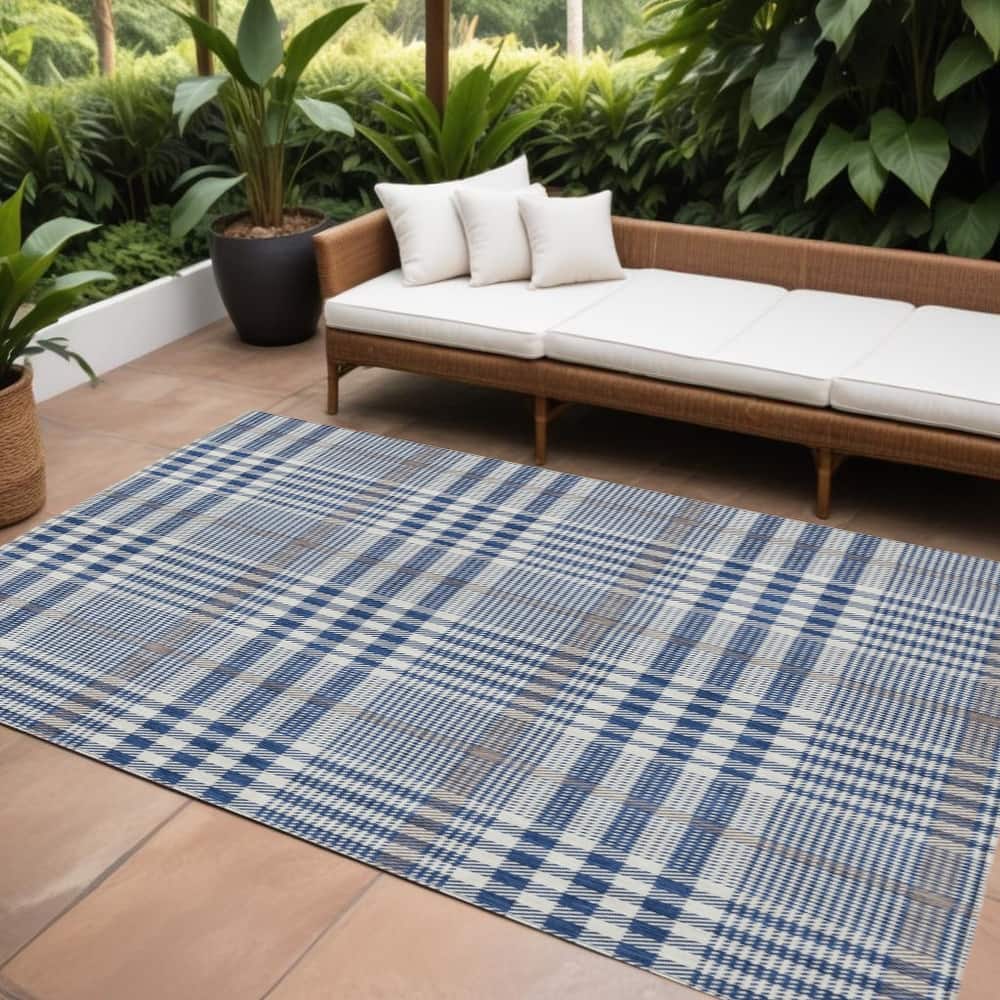 HomeRoots Plaid Transitional Rectangle Outdoor Rug