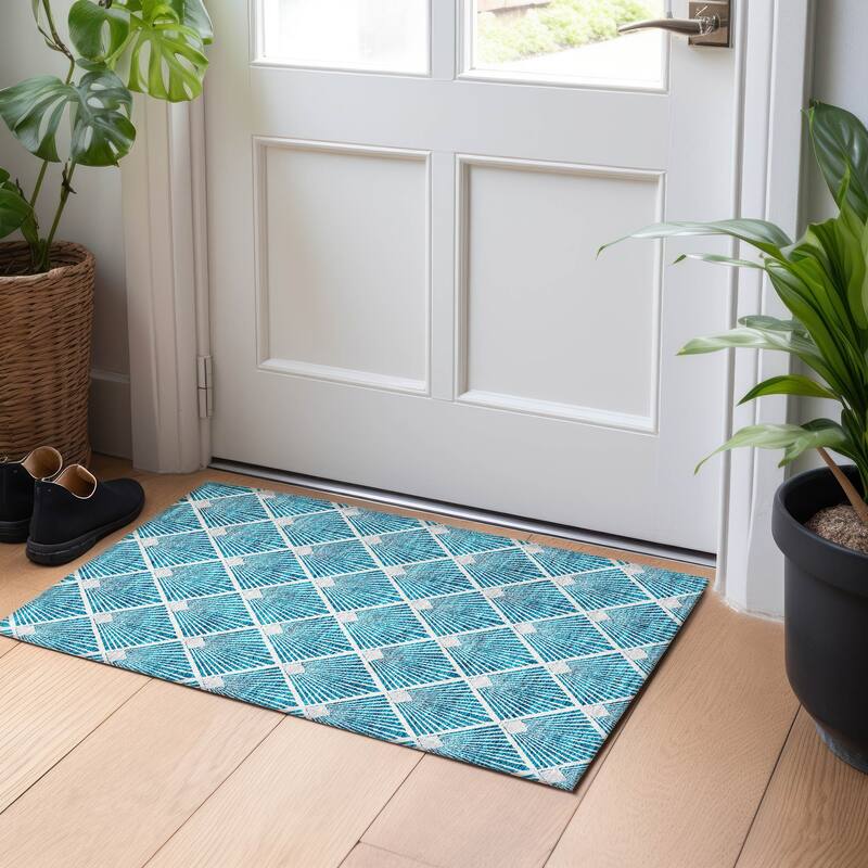 Machine Washable Indoor/ Outdoor Chantille Modern Shells Rug