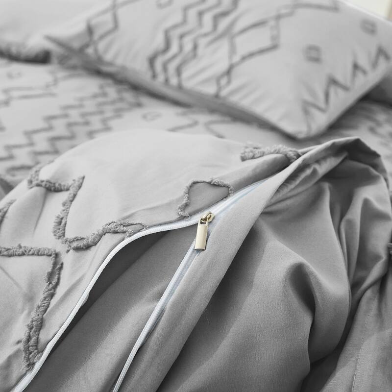 3 Piece Tufted Clipped Jacquard Geometric Oversized Duvet Cover Set