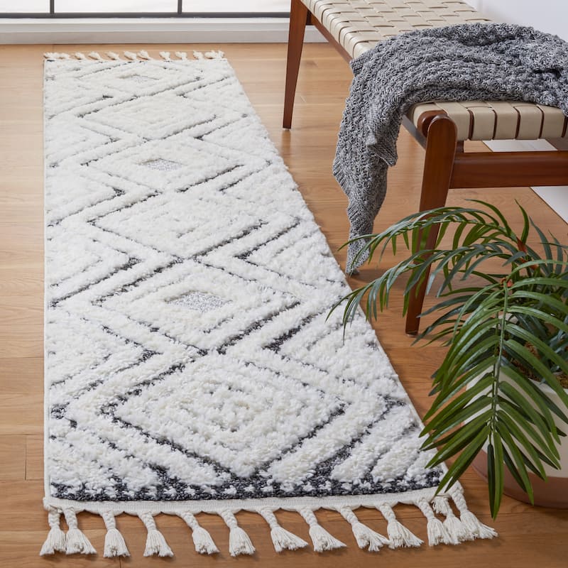 SAFAVIEH Moroccan Tassel Shag Selvije 2-inch Thick Rug - 2'3" x 8' Runner - Ivory/Grey