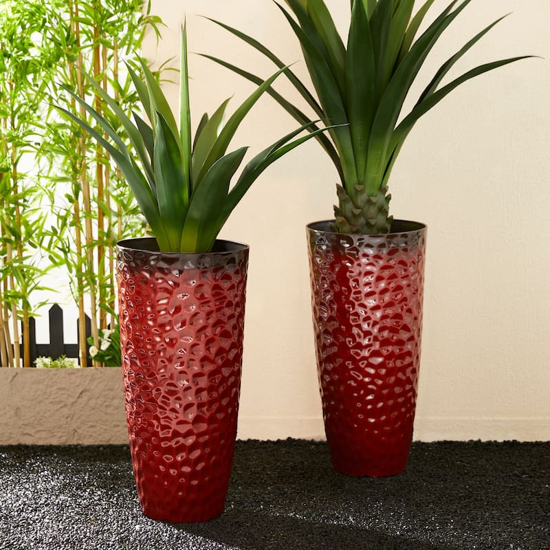 Glitzhome 31"H Set of 2 Oversized Eco-Friendly PP and Stone Honeycomb Textured Red Tall Plastic Planter