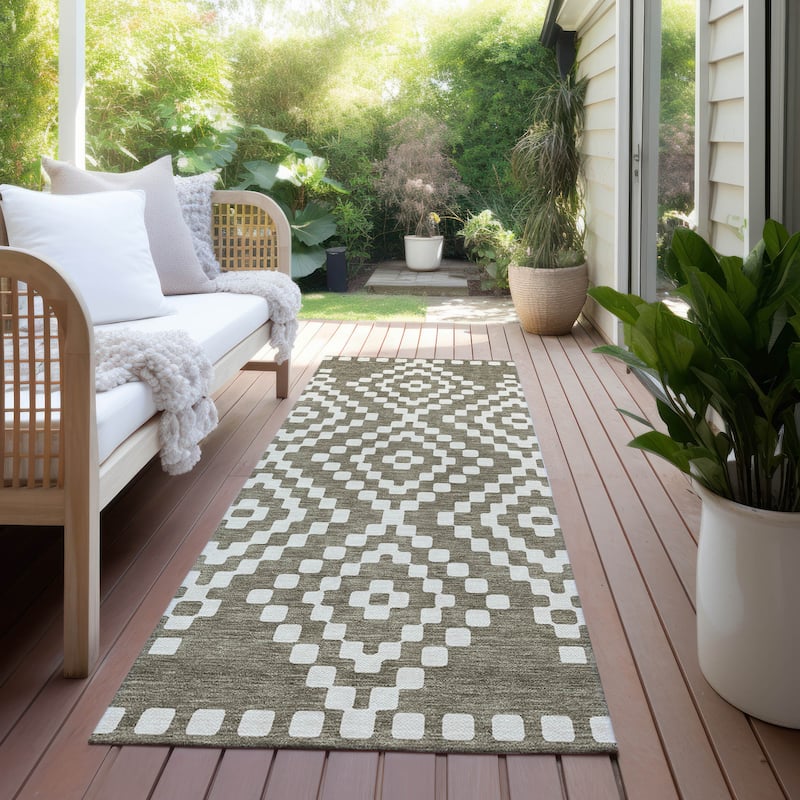 Machine Washable Indoor/ Outdoor Chantille Boho Moroccan Rug - Taupe - 2'3" x 7'6"