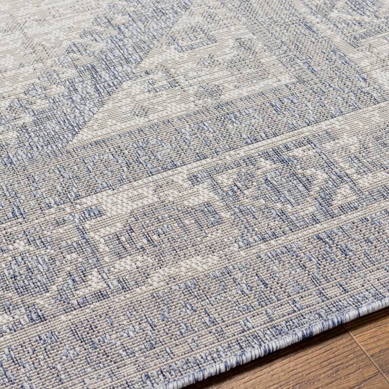 Livabliss Kelia Global Medallion Indoor/ Outdoor Area Rug