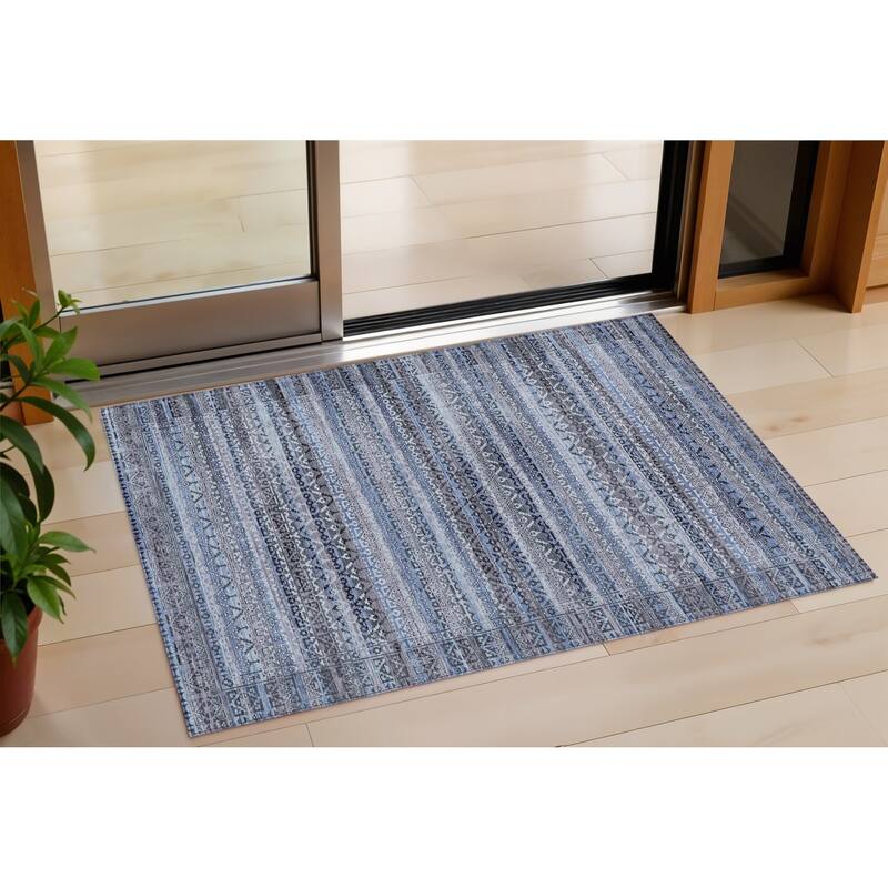 HomeRoots Striped Transitional Rectangle Outdoor Rug - 3' x 5'