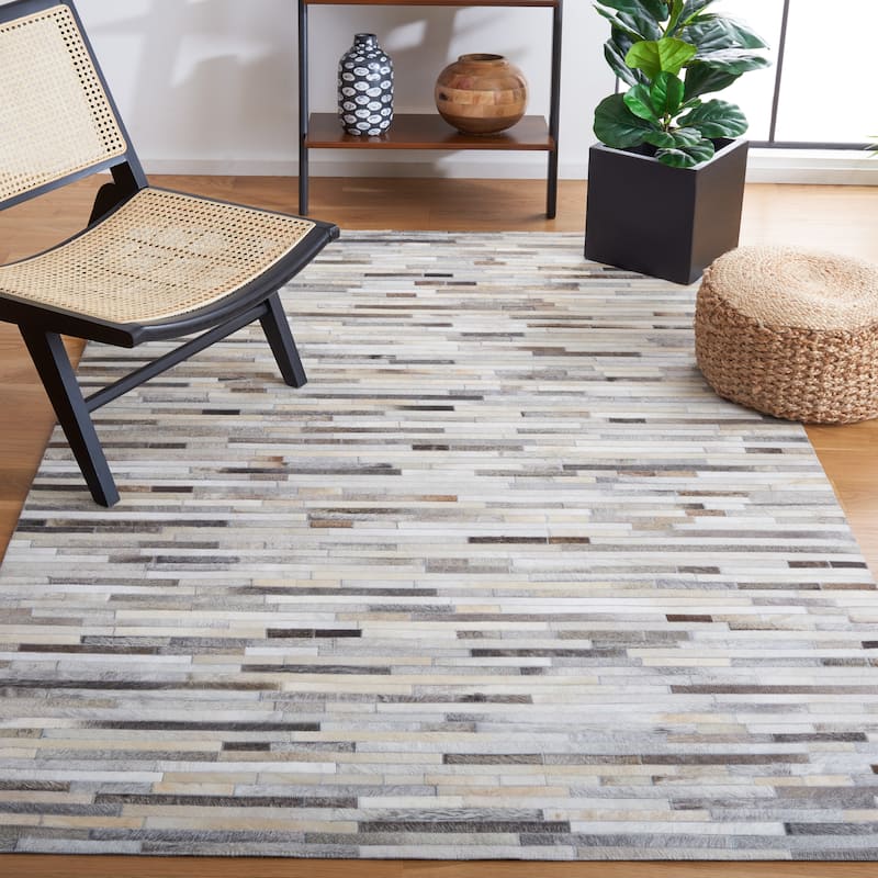 SAFAVIEH Handmade Studio Leather Carisa Natural Hide Leather Rug - 6' Square - Ivory/Grey