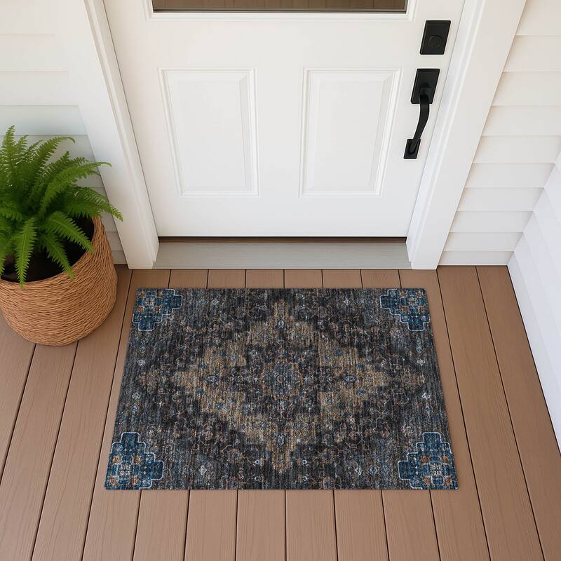 Machine Washable Indoor/ Outdoor Traditional Karachy Chantille Rug - Black - 1'8" x 2'6"