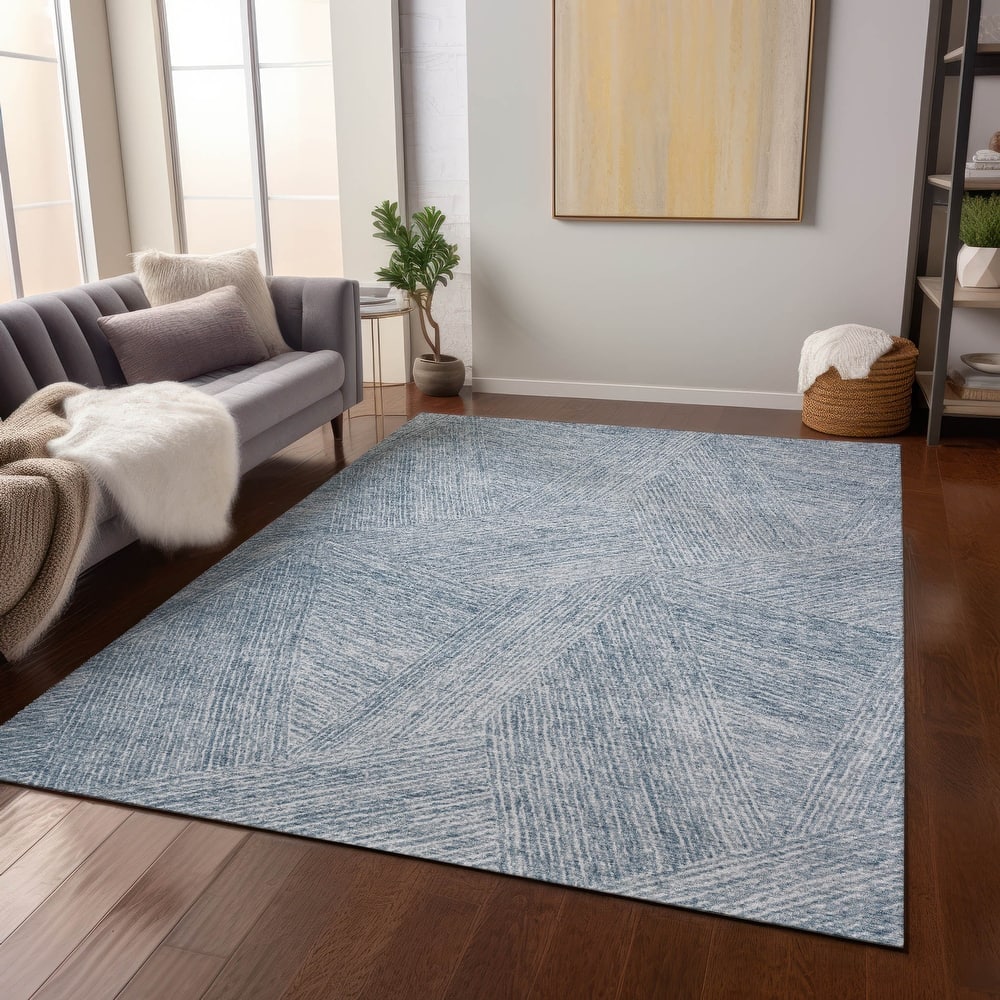 Machine Washable Indoor/ Outdoor Solid Geo Chantille Rug