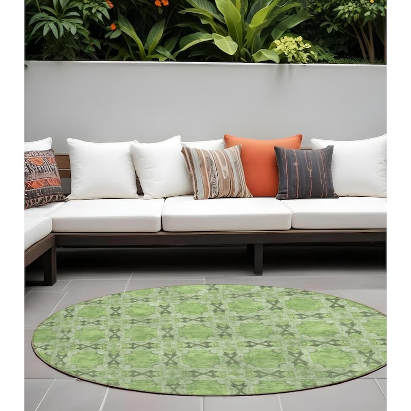 Alnaso Lush Floral Weather Resistant Timeless Fusion Outdoor Rug - 8' Round - Green