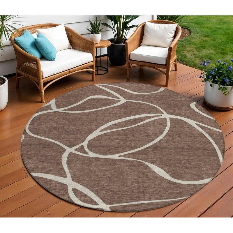 HomeRoots Abstract Transitional Rectangle Outdoor Rug - 8' Round