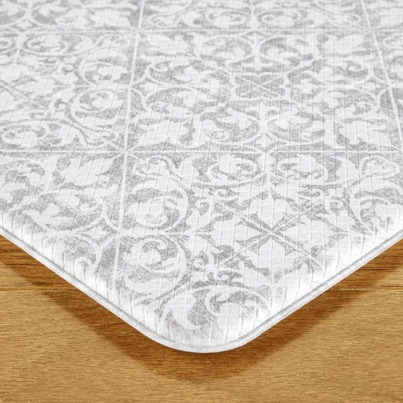 TOWN & COUNTRY BASICS Vintage Medallion Anti Fatigue Kitchen Mat Non-Slip Backing
