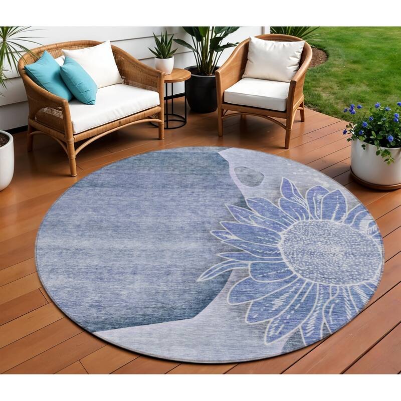 HomeRoots Floral Transitional Rectangle Outdoor Rug - 8' Round