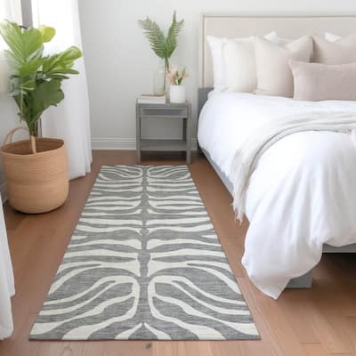 Machine Washable Indoor/ Outdoor Modern Animal Print Chantille Rug