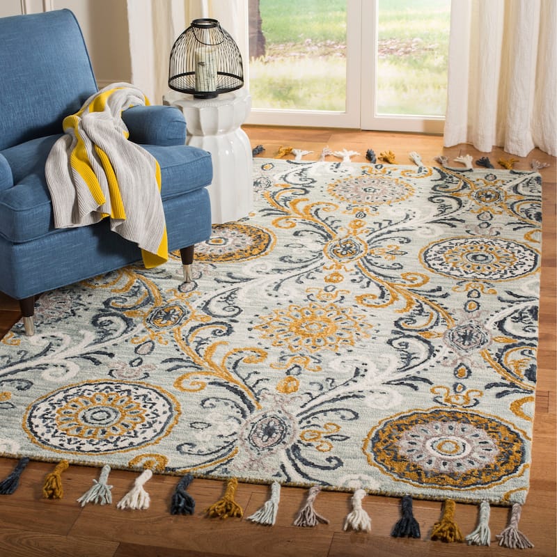 SAFAVIEH Handmade Suzani Ennie Boho Tribal Wool Rug - 8' x 10' - Light Green/Ivory