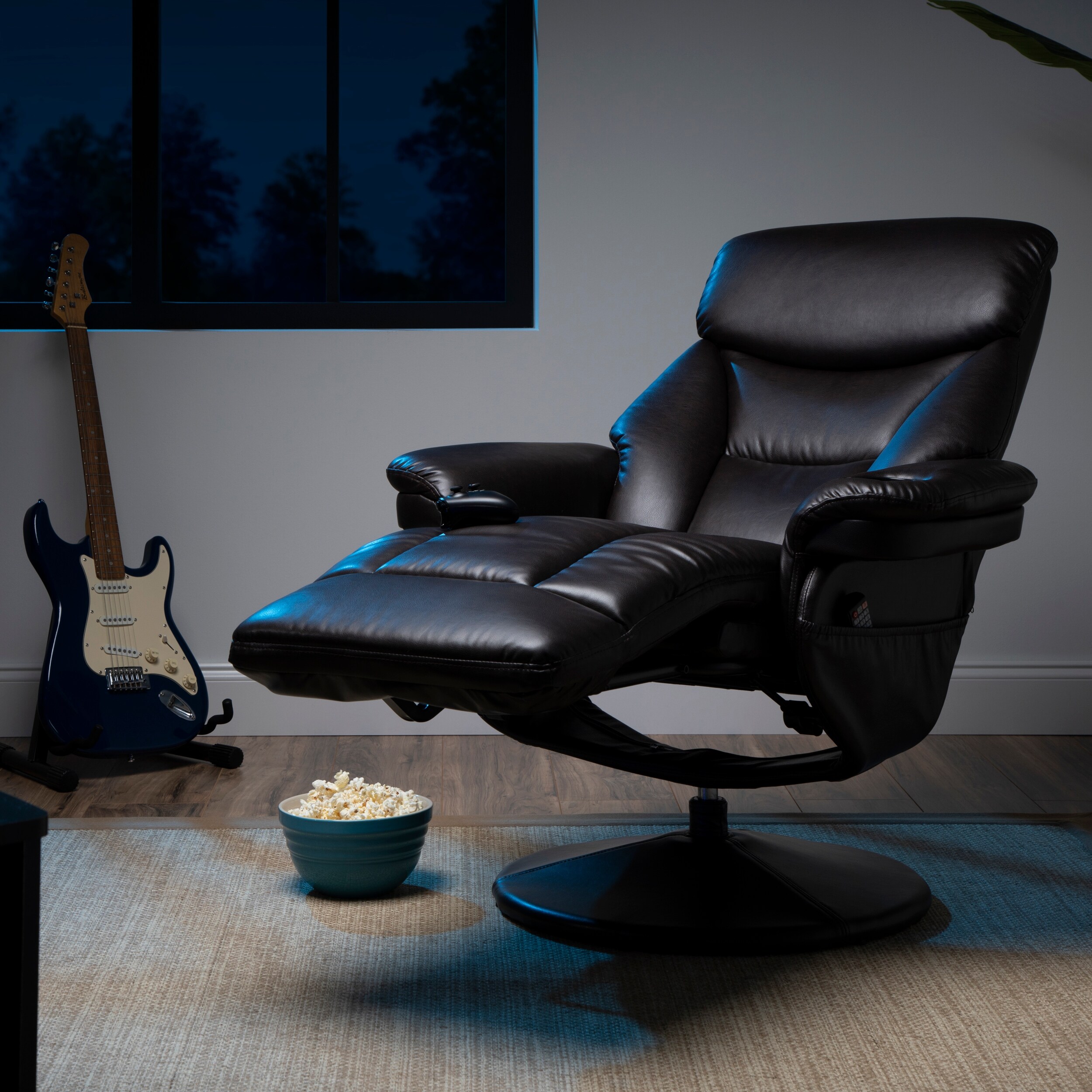 Essentials Collection Home Entertainment Recliner ESS 7070 Bed