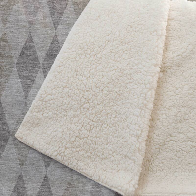 Premium Machine Washable Modern Argyle Sherpa Throw Blanket