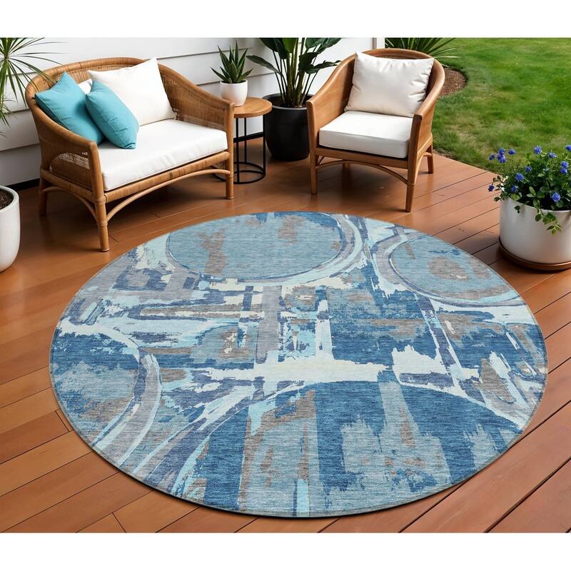 HomeRoots Geometric Transitional Rectangle Outdoor Rug - 8' Round