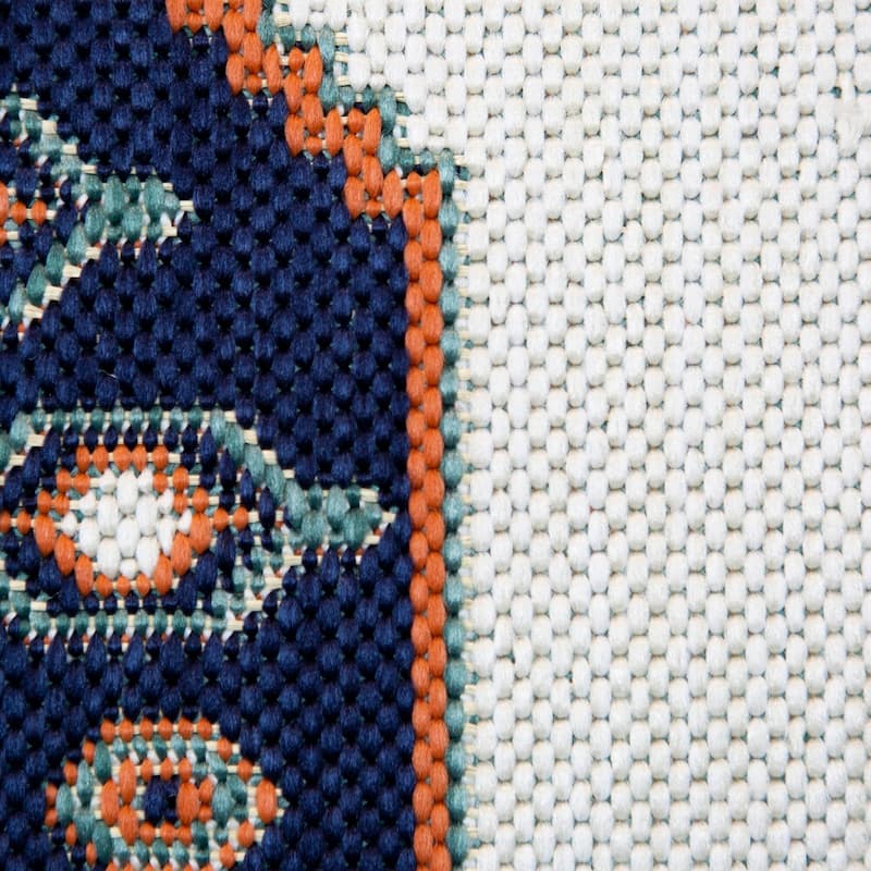 Carmina Medallion Indoor/Outdoor Area Rug