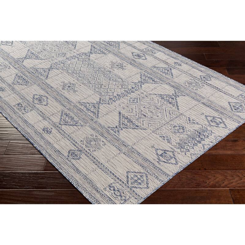 Livabliss Azucena Global Diamond Indoor/ Outdoor Area Rug