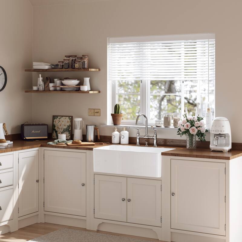 HOROW White Fireclay 33 in. L x 18 in. W Rectangular Single Bowl Farmhouse Apron Kitchen Sink with Grid and Strainer