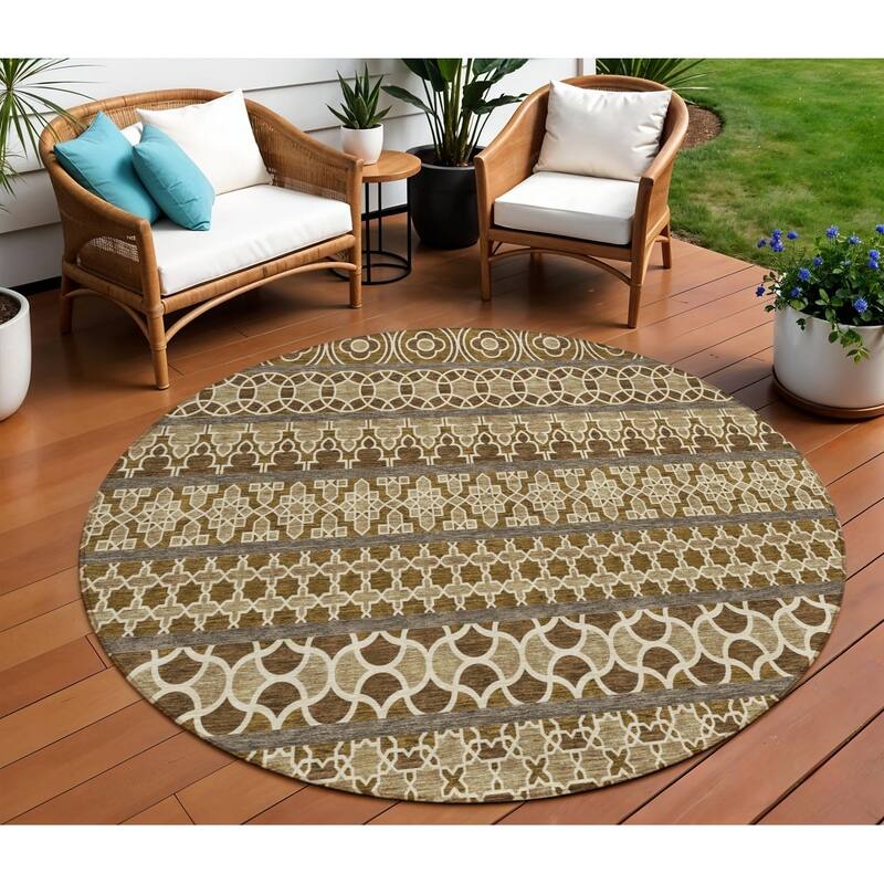HomeRoots Quatrefoil Transitional Rectangle Outdoor Rug - 8' Round